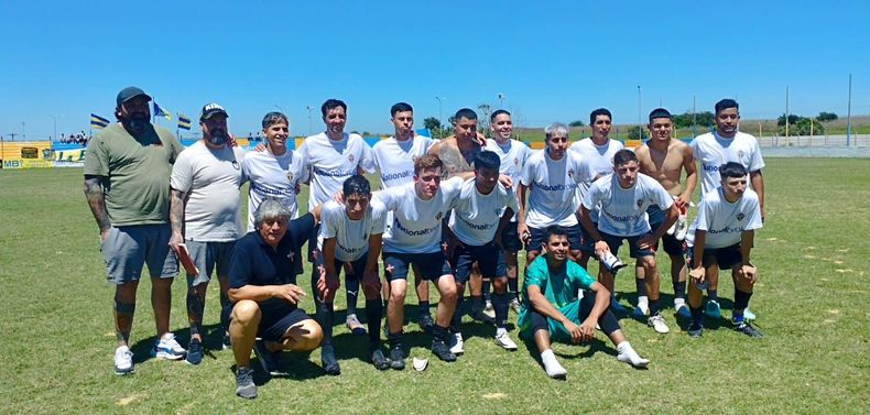 FORMACIÓN. Manzanares enfrentó en José León Suárez a Ballester.